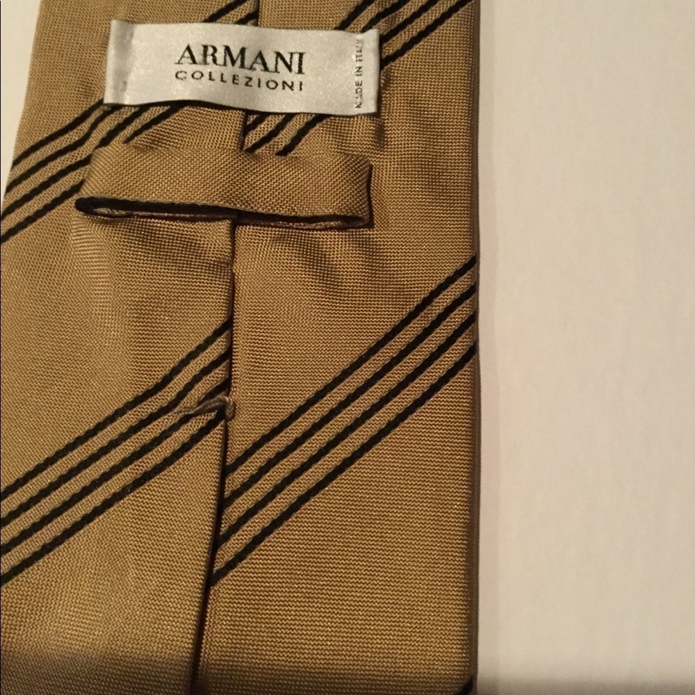 Giorgio Armani (Armani Collezioni) 100% Silk Tie - Picture 8 of 8